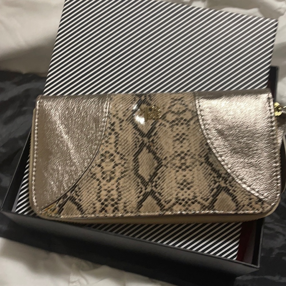 Stylish wallet/tote
